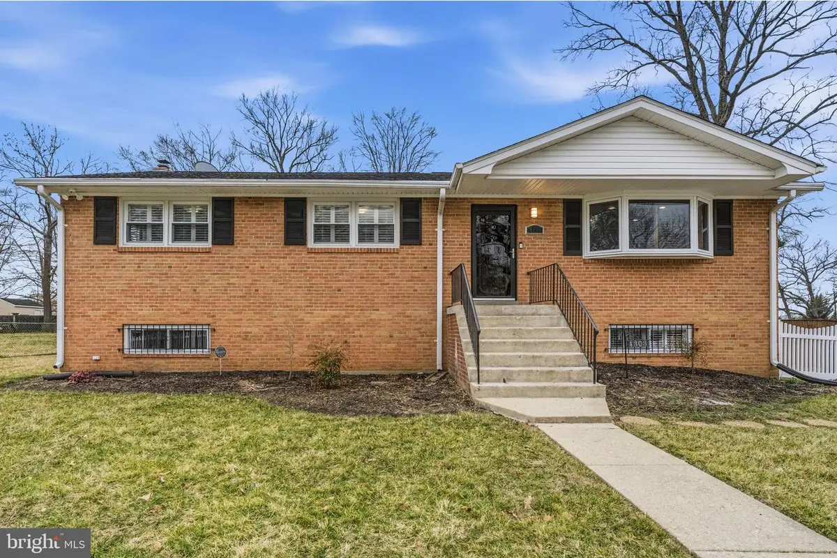 4303 Skyline Dr, Suitland, MD 20746 - #1