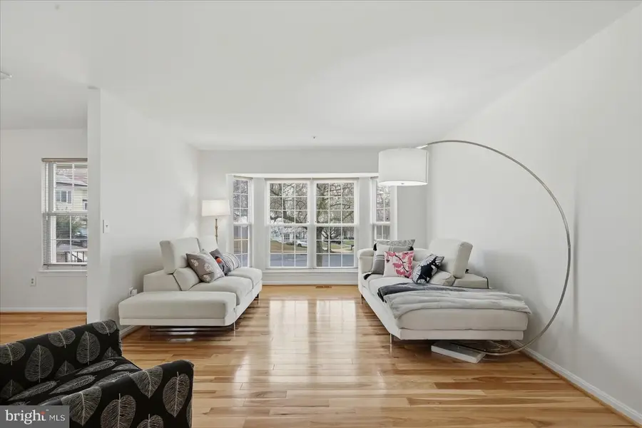 814 Buckmaster Ln, Fort Washington, MD 20744 - #2