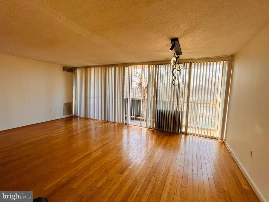 1828 Metzerott Rd #405, Hyattsville, MD 20783 - #3