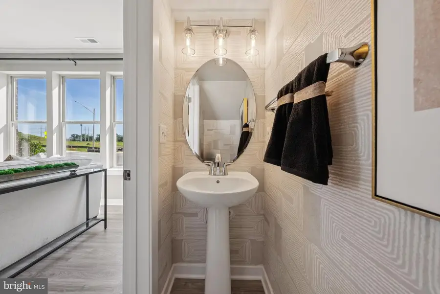 6728 Penrose Ln, Hyattsville, MD 20782 - #2