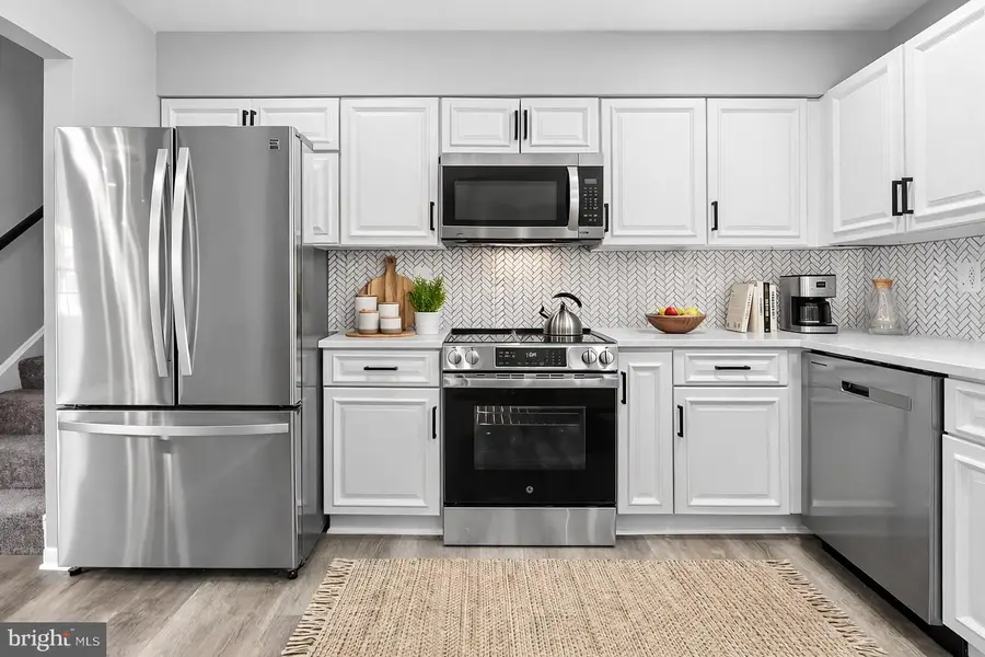 6018 Woodland Ln, Clinton, MD 20735 - #2