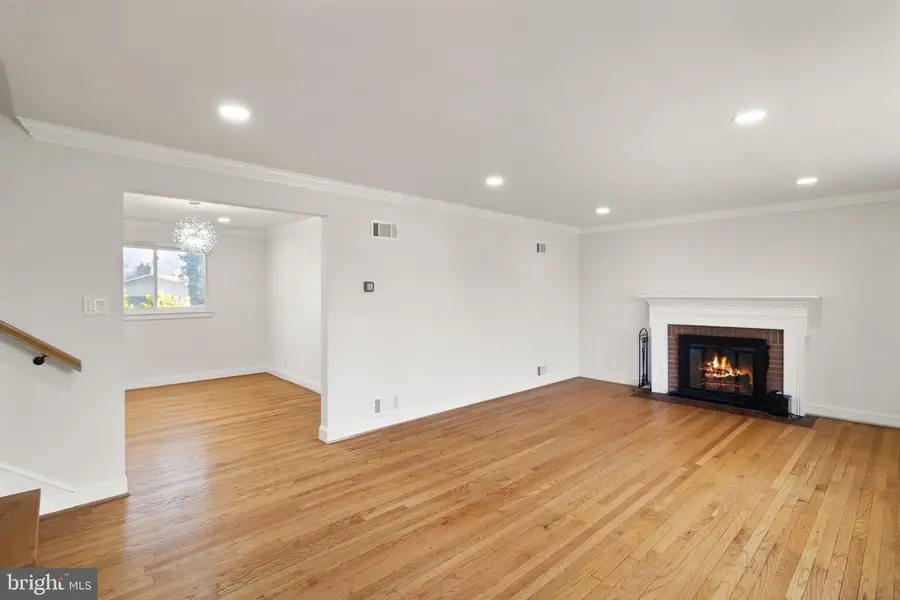 6812 Westchester Ct, Temple Hills, MD 20748 - #2