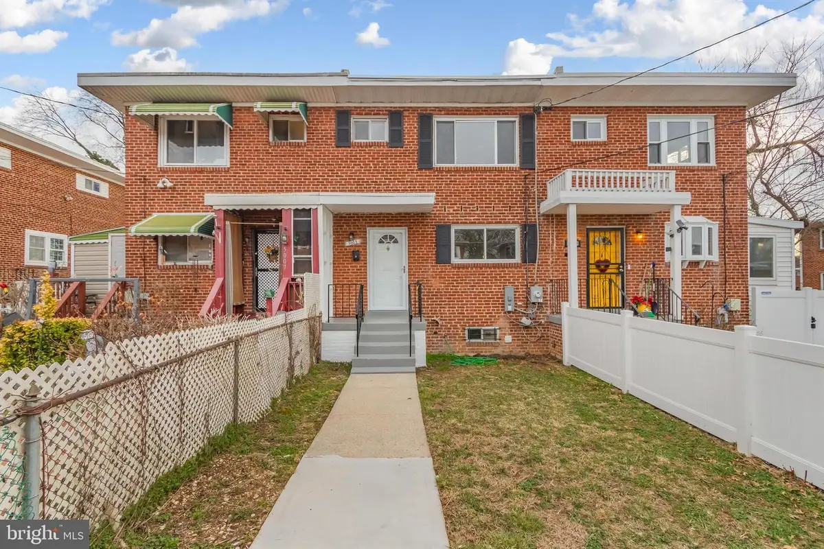 5005 Roseld Ct, Oxon Hill, MD 20745 - #1