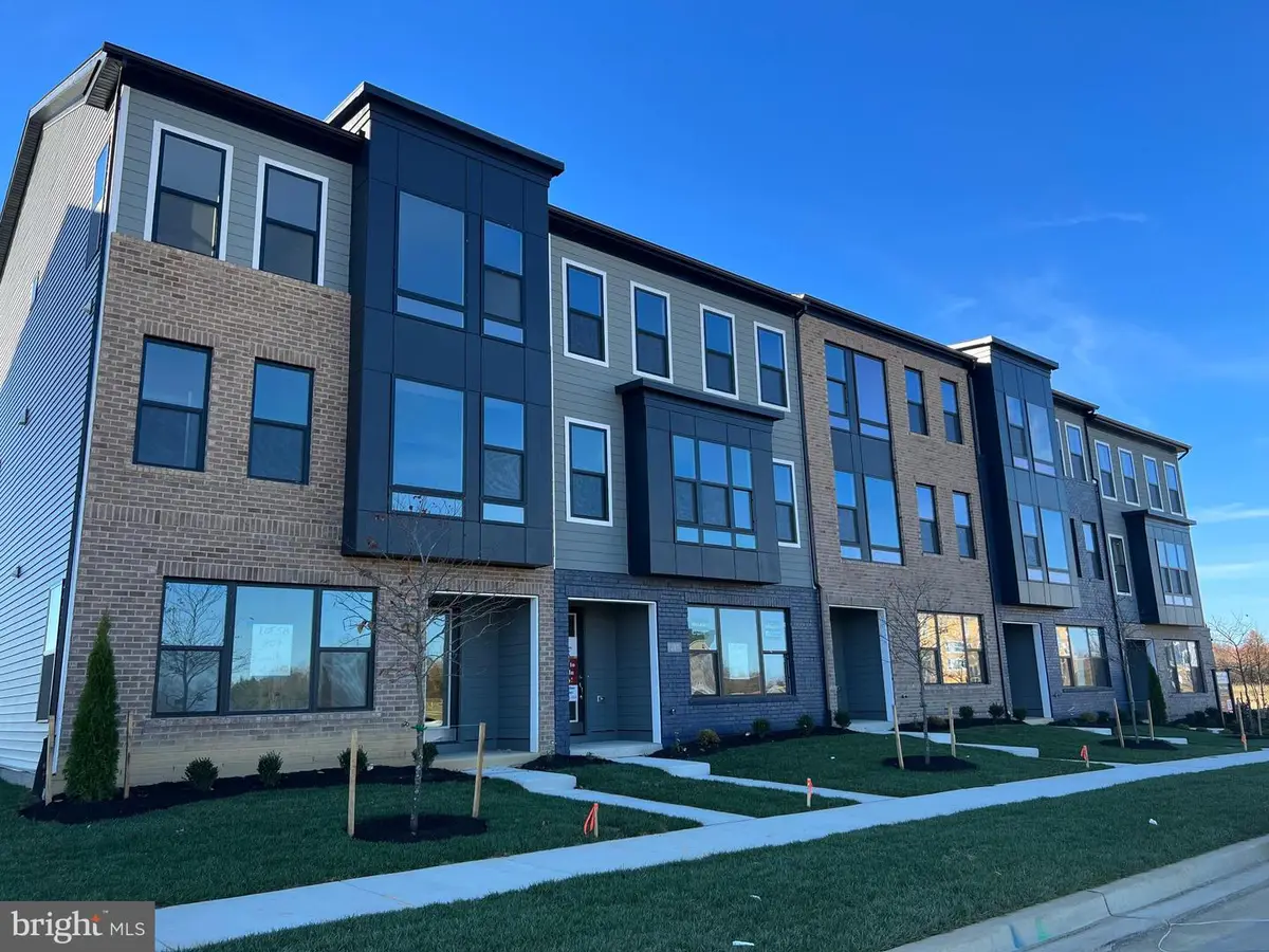 125 Summit Point Blvd #13-j, Bowie, MD 20716 - #1