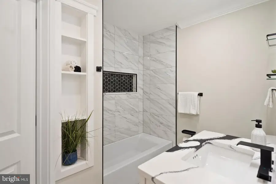 6021 Applegarth Pl, Capitol Heights, MD 20743 - #3