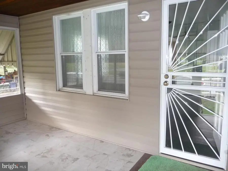 2619 Brooks Dr, Suitland, MD 20746 - #3