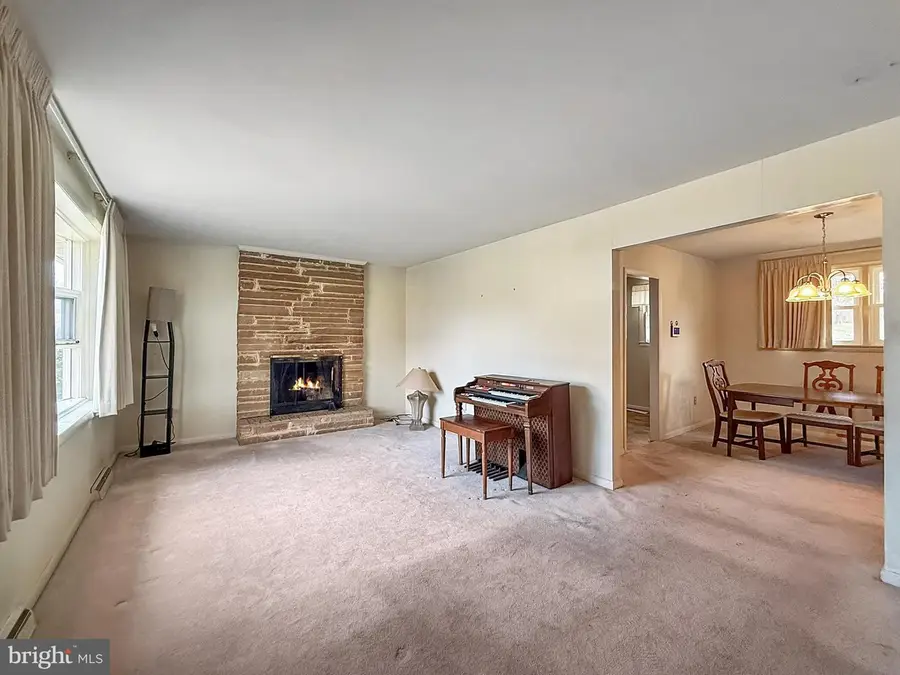 6404 Summerhill Rd, Temple Hills, MD 20748 - #2