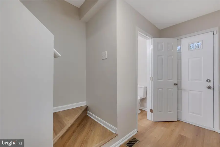 3209 W Glenreed Ct, Glenarden, MD 20706 - #3