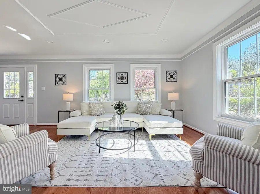 13 Alexandria Overlook Dr, Oxon Hill, MD 20745 - #2