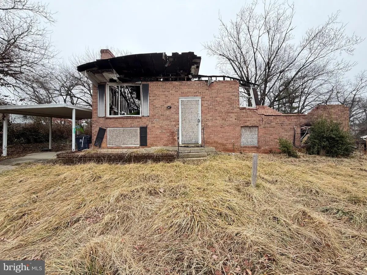 5513 Ruxton Dr, Lanham, MD 20706 - #1