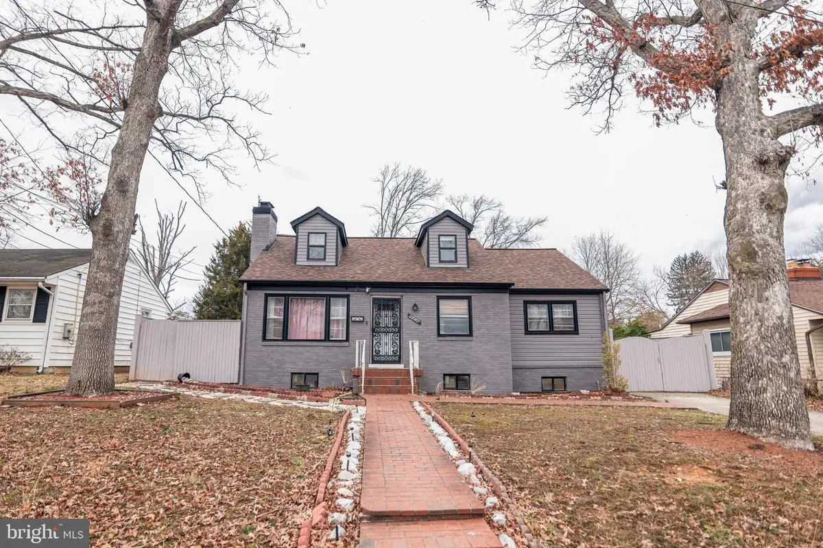 9406 Sheridan St, Lanham, MD 20706 - #1