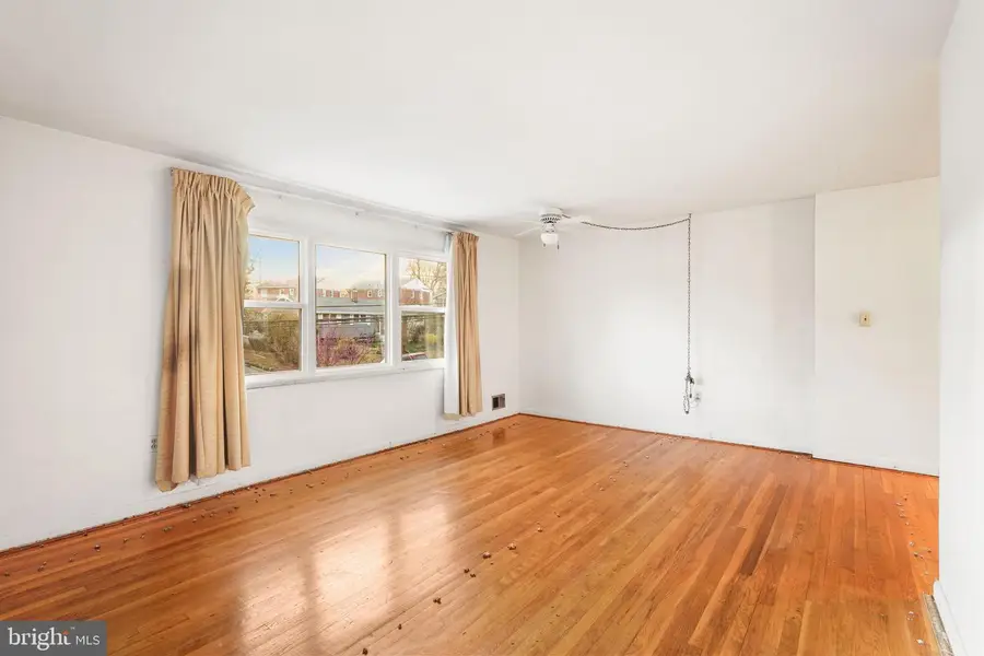 6911 Furman Pkwy, Riverdale, MD 20737 - #3