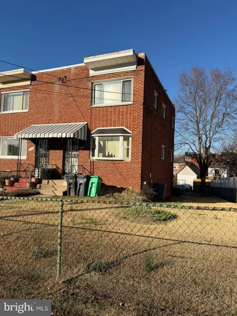 1804 Longfellow St, Hyattsville, MD 20782 - #3