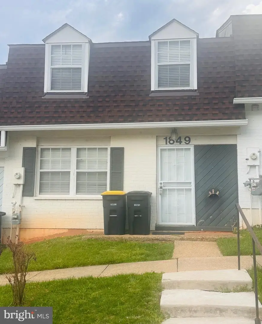 1894 Village Green Dr, Hyattsville, MD 20785 - #2