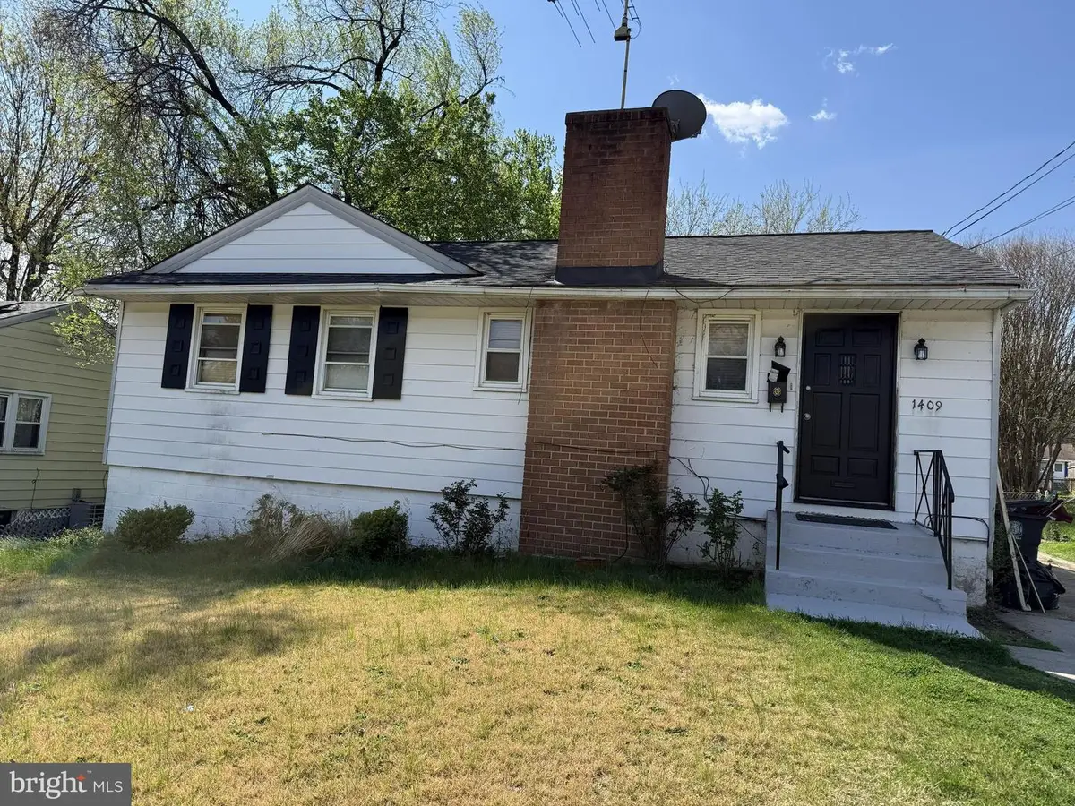 1409 Asbury Ct, Hyattsville, MD 20782 - #1