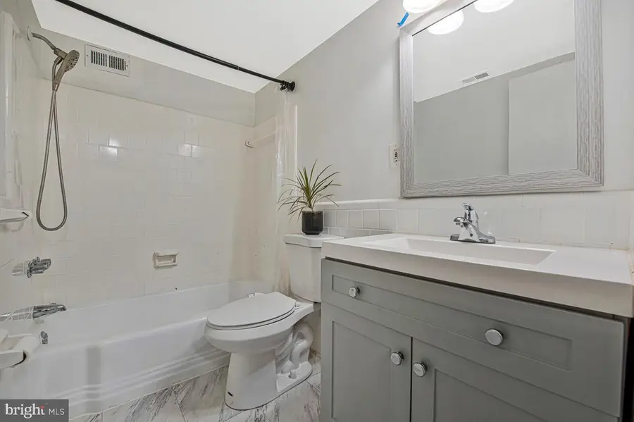 4410 Oglethorpe St #317, Hyattsville, MD 20781 - #2