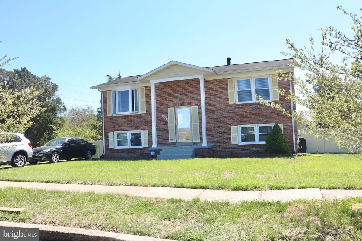 6317 Hellen Lee Dr, Clinton, MD 20735 - #1