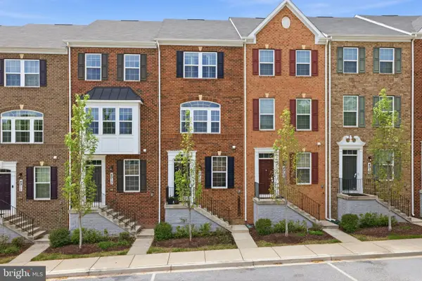 4915 Crest View Dr, HYATTSVILLE, MD 20782