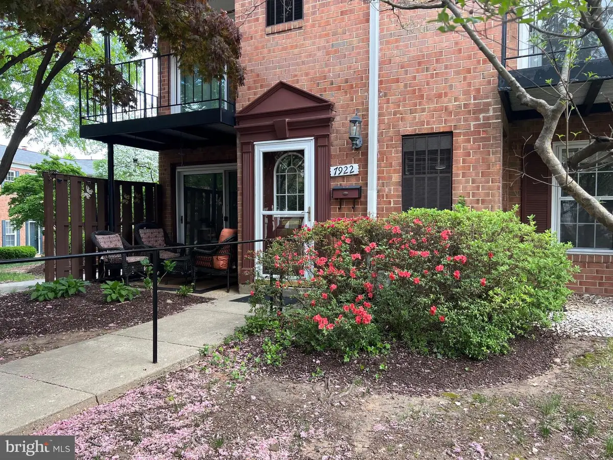 7922 Lakecrest Dr, Greenbelt, MD 20770 - #1