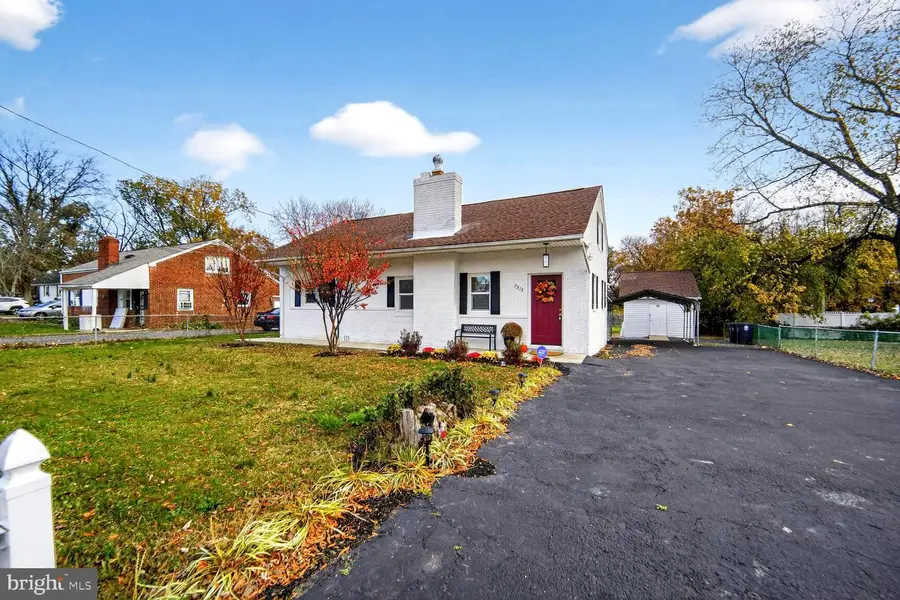 5918 Robin Ln, Suitland, MD 20746 - #2