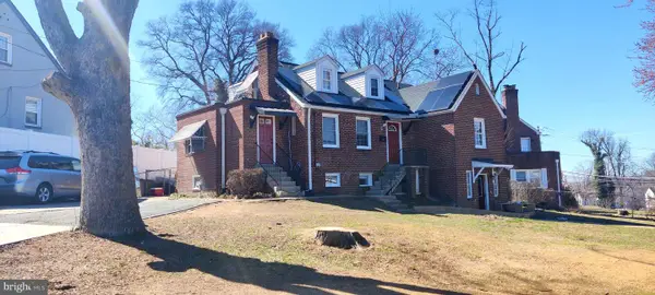 2 Seneca Dr, OXON HILL, MD 20745