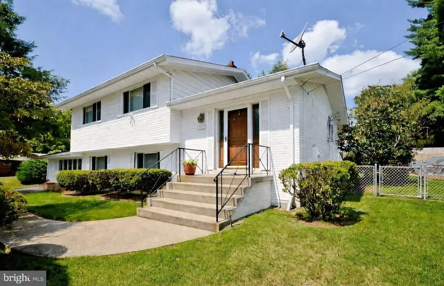 5406 Chesterfield Dr, Temple Hills, MD 20748 - #3
