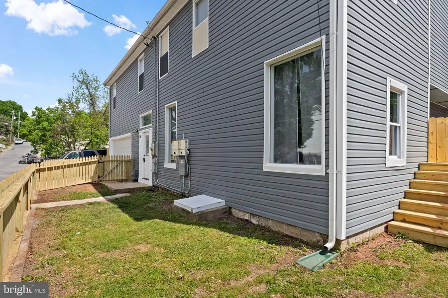 5809 Burgundy St, Capitol Heights, MD 20743 - #3
