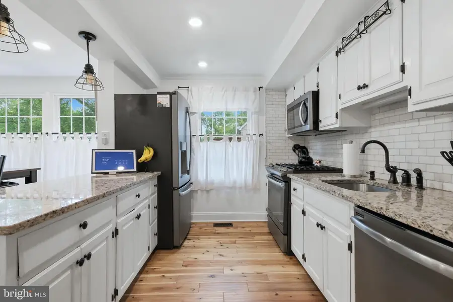 12821 Asbury Dr, Fort Washington, MD 20744 - #3