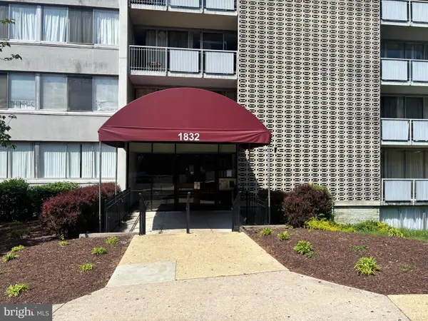 1832 Metzerott Rd #403, HYATTSVILLE, MD 20783