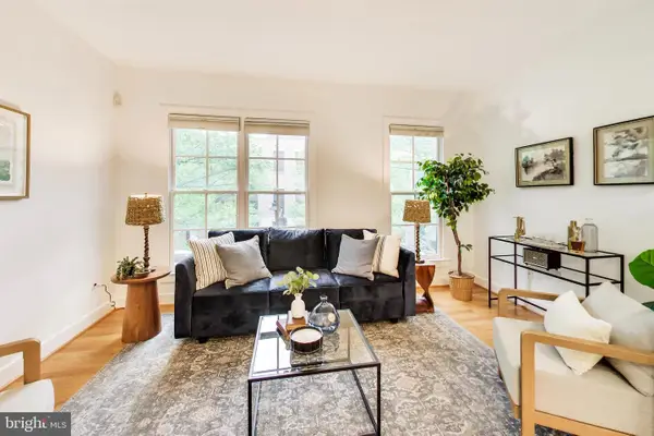 4408 Longfellow St, HYATTSVILLE, MD 20781