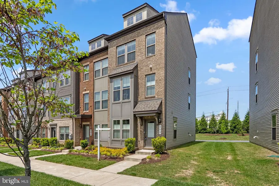 259 Phoenix Dr, Upper Marlboro, MD 20774 - #2