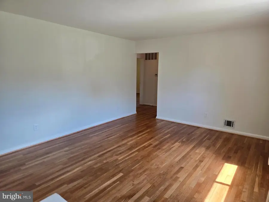 4206 Lyons St, Temple Hills, MD 20748 - #3