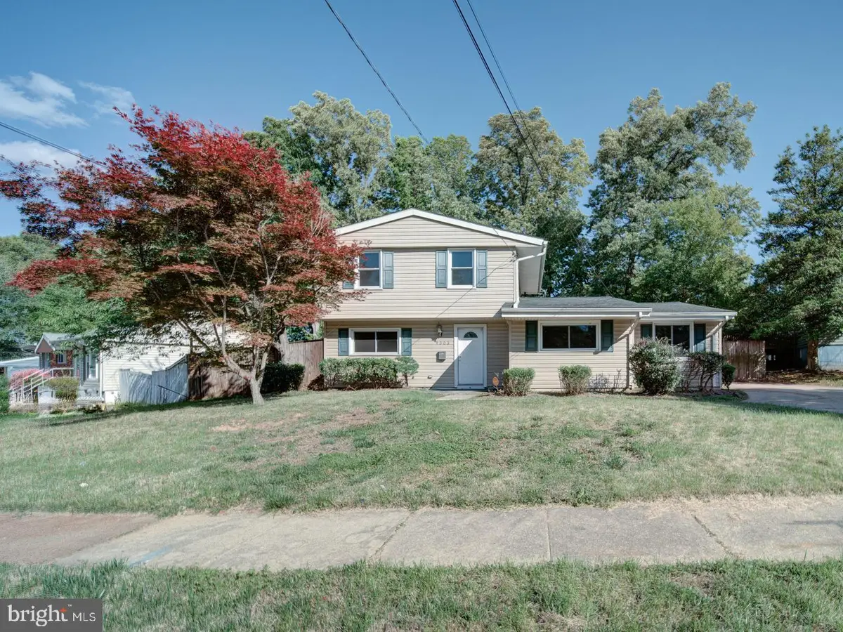 9303 Kimbark Ave, Lanham, MD 20706 - #1