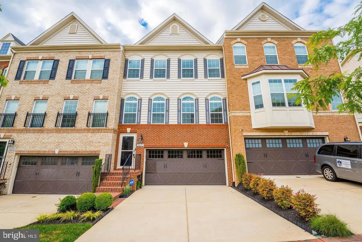 3831 Pentland Hills Dr, Upper Marlboro, MD 20774 - #1
