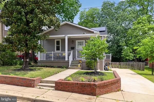 817 57th Pl, FAIRMOUNT HEIGHTS, MD 20743