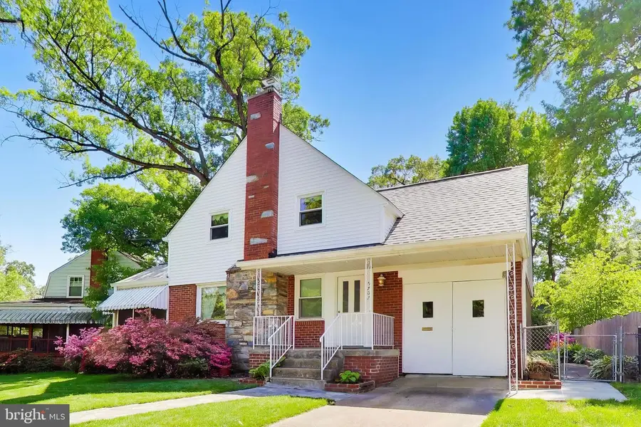 5707 Greenleaf Rd, Cheverly, MD 20785 - #2