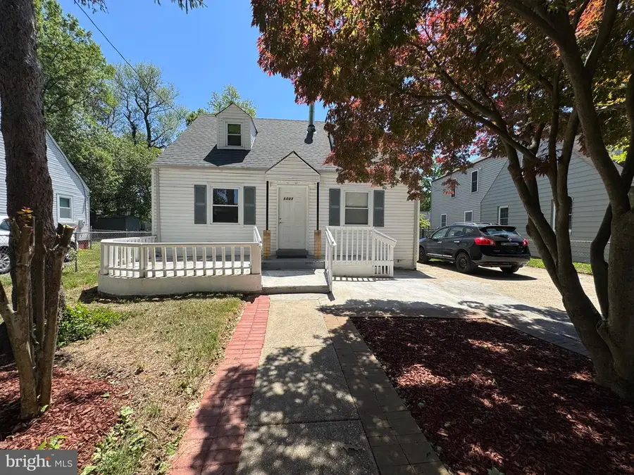 5007 Oglethorpe St, Riverdale, MD 20737 - #2