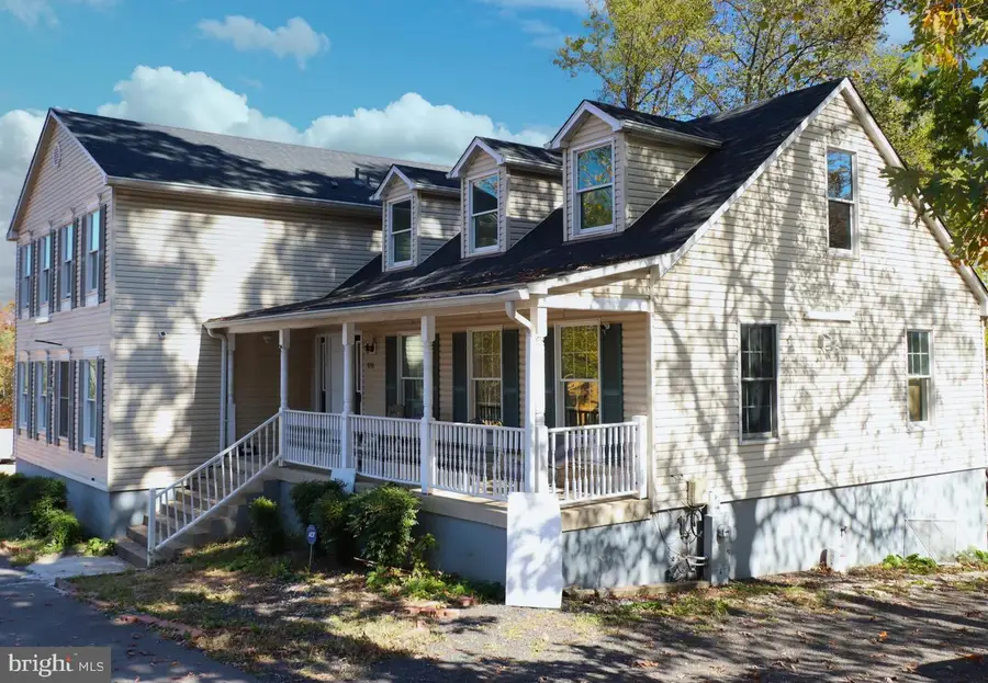 9216 Crandall Rd, Lanham, MD 20706 - #2