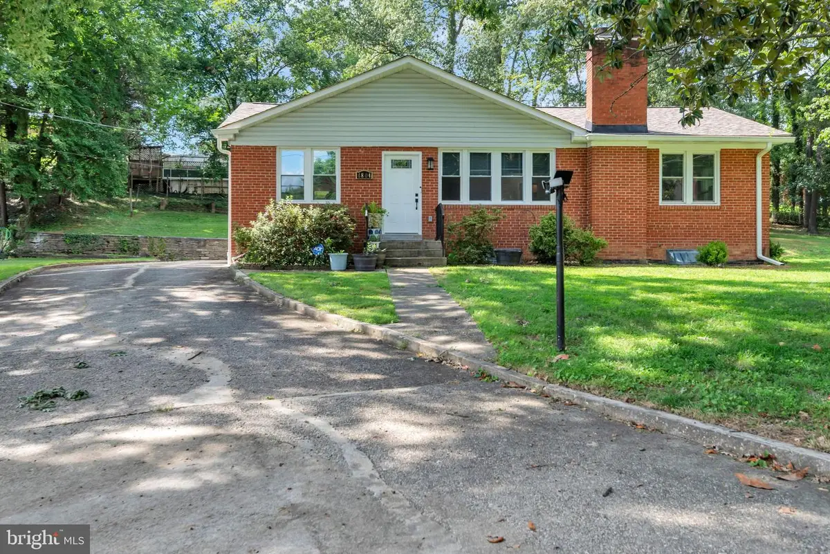 4804 Henderson Rd, Temple Hills, MD 20748 - #1