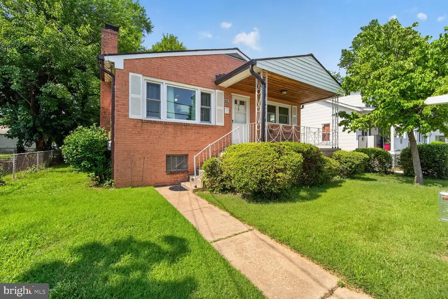 6402 Gateway Blvd, District Heights, MD 20747 - #2