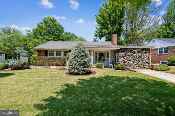 8410 Ravenswood Rd, HYATTSVILLE, MD 20784