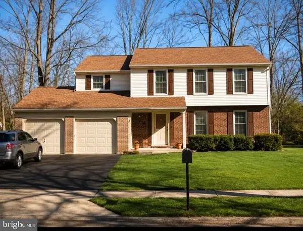9912 Woodstream Ct, LANHAM, MD 20706