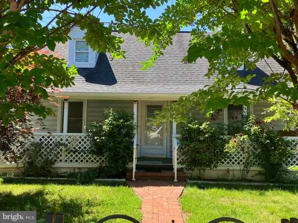 5433 Spring Rd, BLADENSBURG, MD 20710