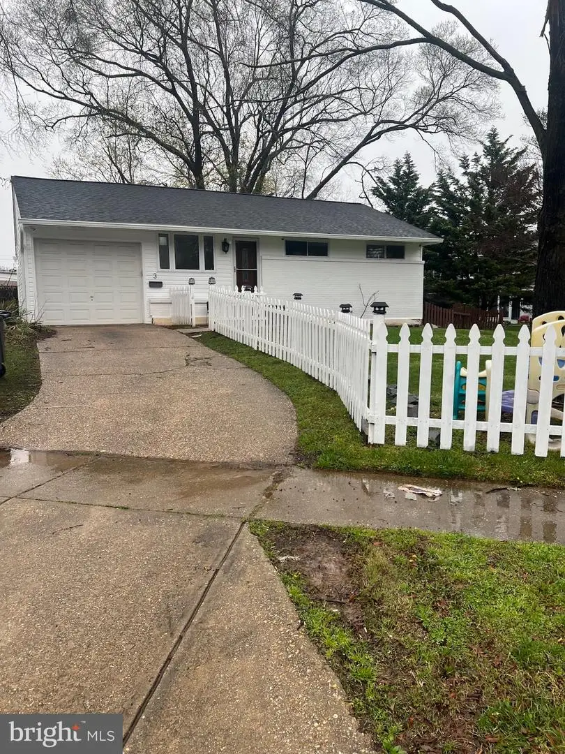 3 Lakecrest Cir, Greenbelt, MD 20770 - #1