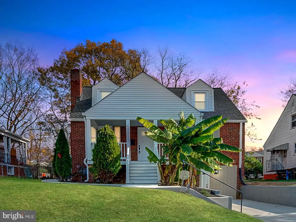 6211 42nd Ave, Hyattsville, MD 20781 - #1