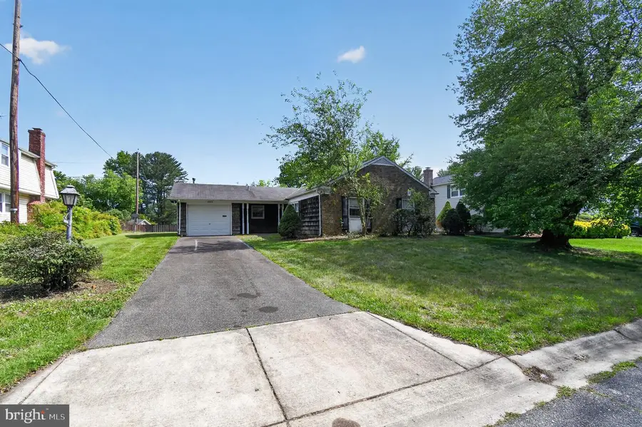 16109 Pond Meadow Ln, Bowie, MD 20716 - #2