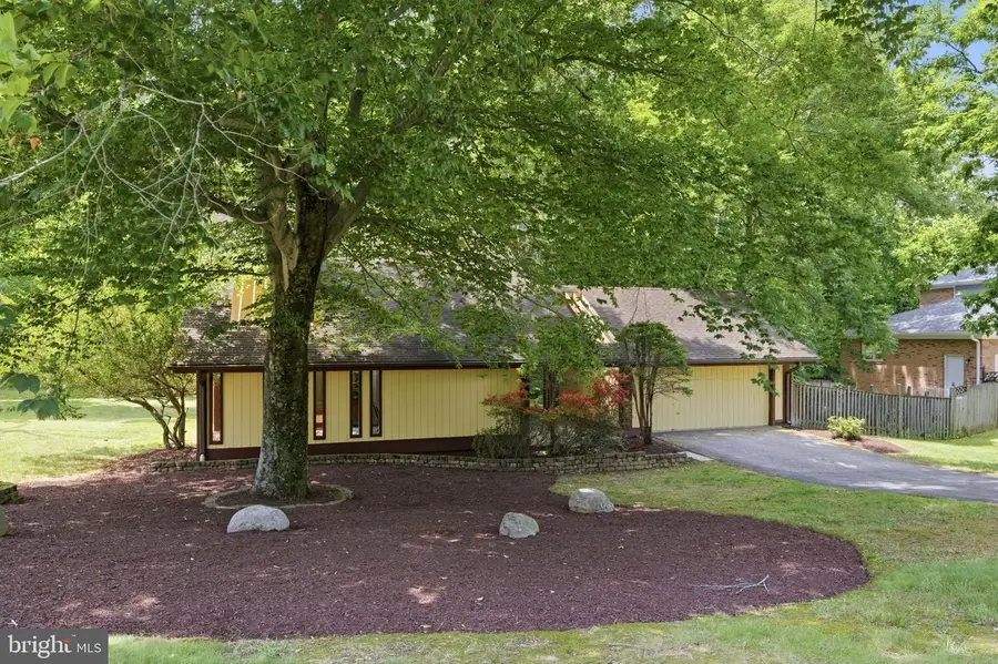 817 W Tantallon Dr, Fort Washington, MD 20744 - #2