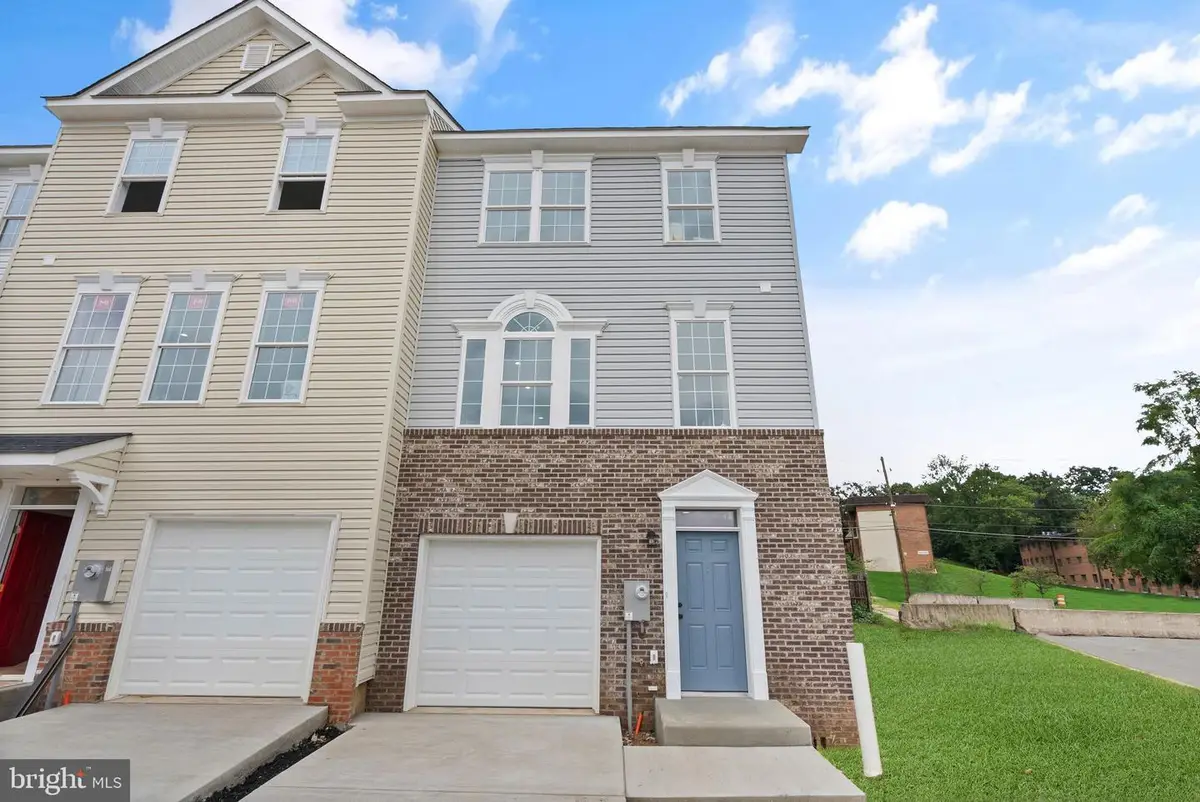 4925 Devitt Pl, Oxon Hill, MD 20745 - #1