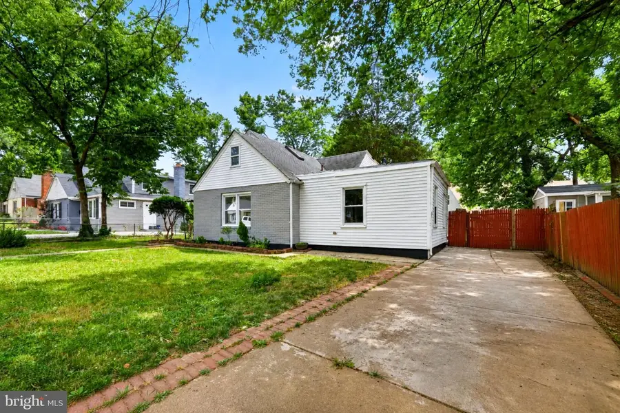 6903 Shepherd St, Hyattsville, MD 20784 - #2