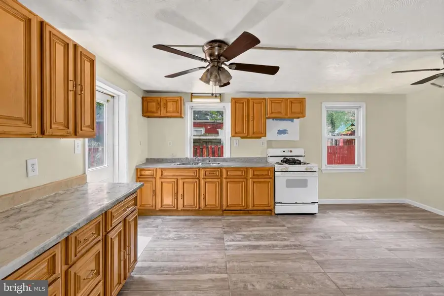6903 Shepherd St, Hyattsville, MD 20784 - #3